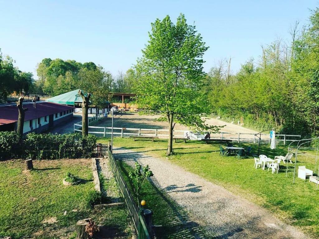 Agriturismo La Fornace Centro Ippico Como Ngoại thất bức ảnh